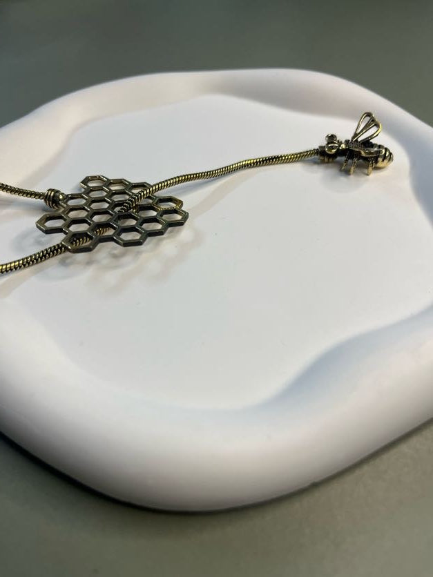 Bee Harmony Lariat Necklace