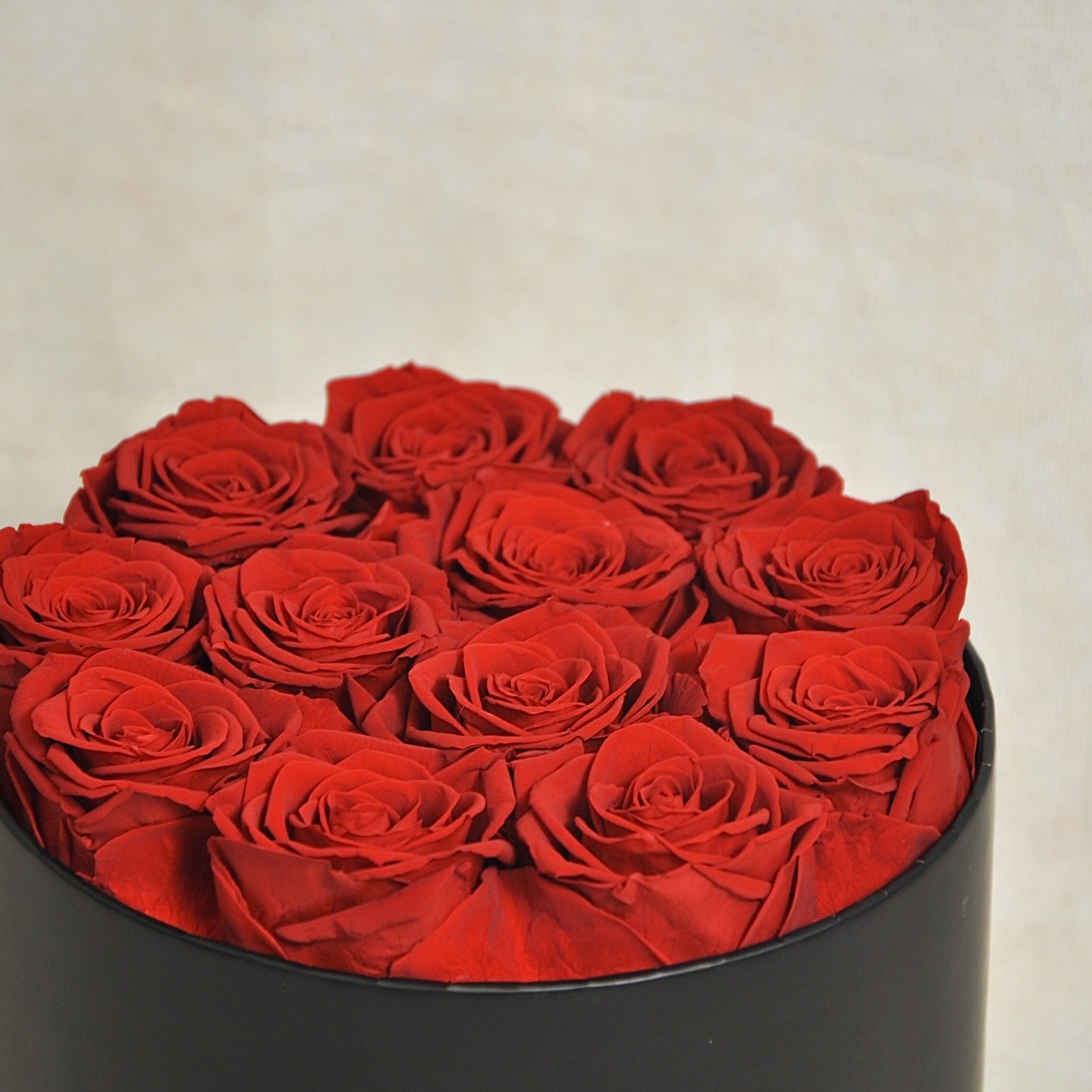 Small Round · 12 Red Roses