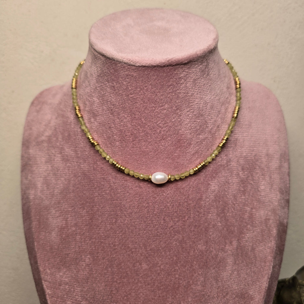 Moss necklace