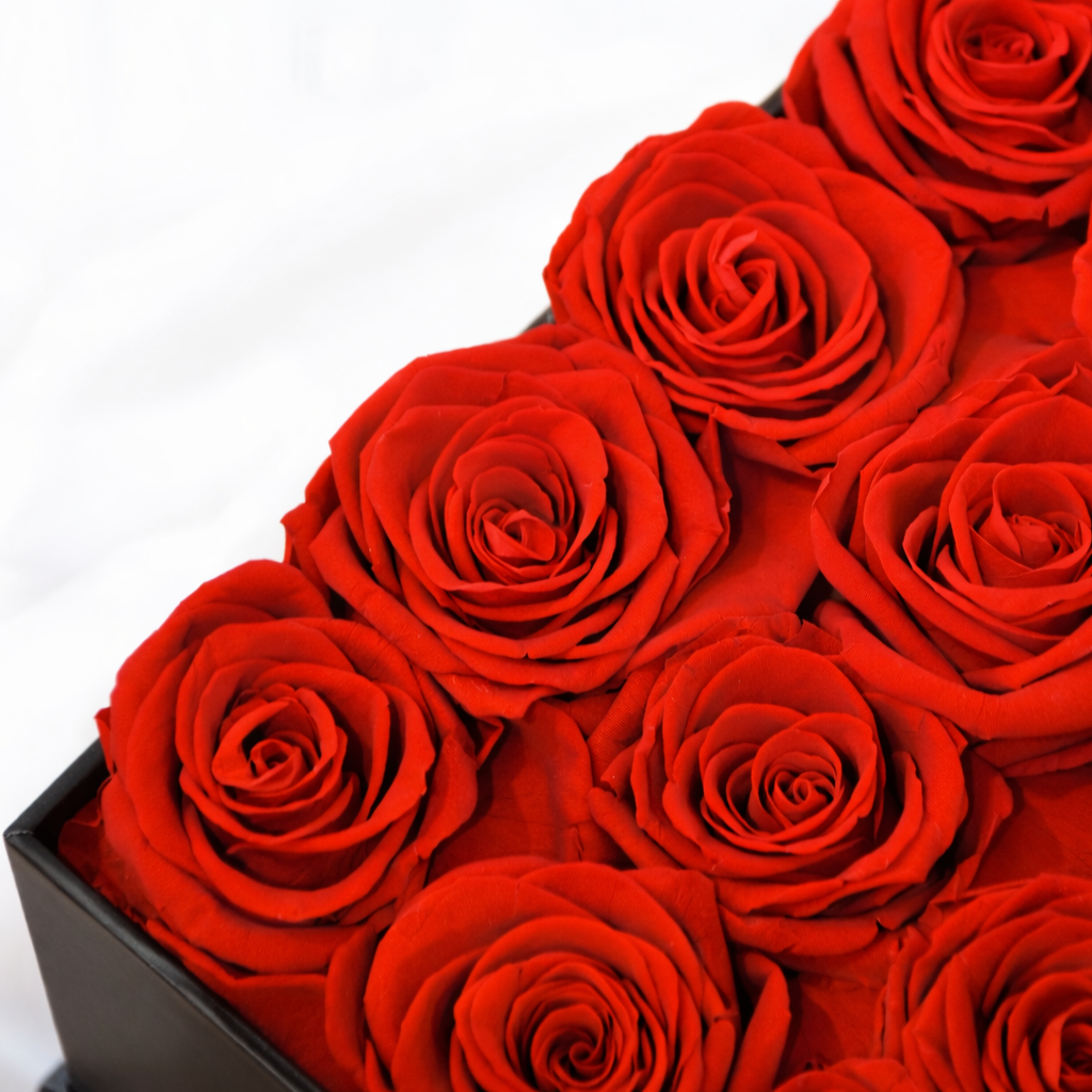Small Square · 16 Red Roses