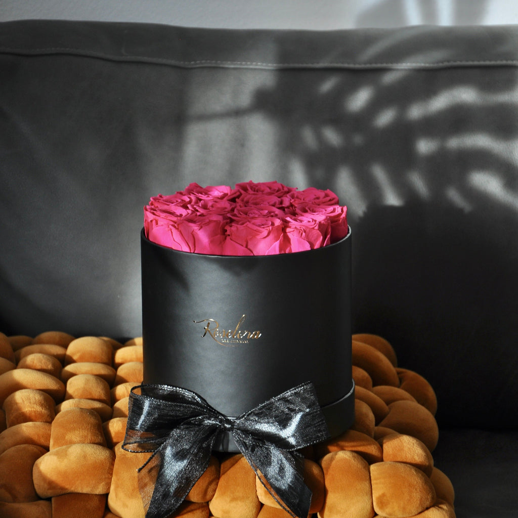 Small Round · 12 Fuchsia Roses