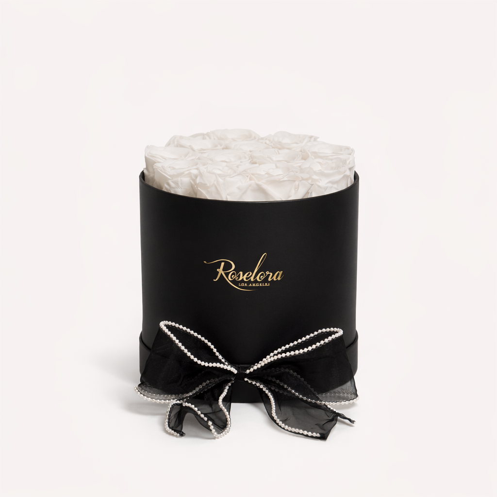 Small Round · 12 White Roses